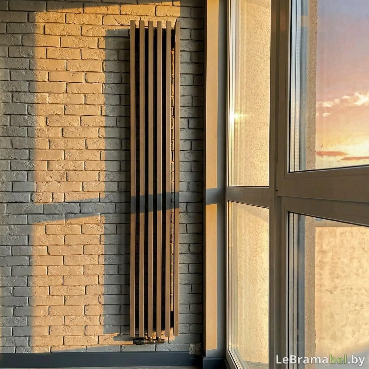 Чёрный вертикальный радиатор LeBrama Grande 1900×6